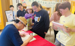 大奶美女动态图,性感魅力瞬间展现