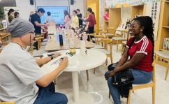 大奶美女动态图,性感魅力瞬间展现