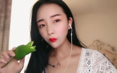 声控化妆助眠红衣小姐姐,红衣小姐姐引领时尚化妆新潮流